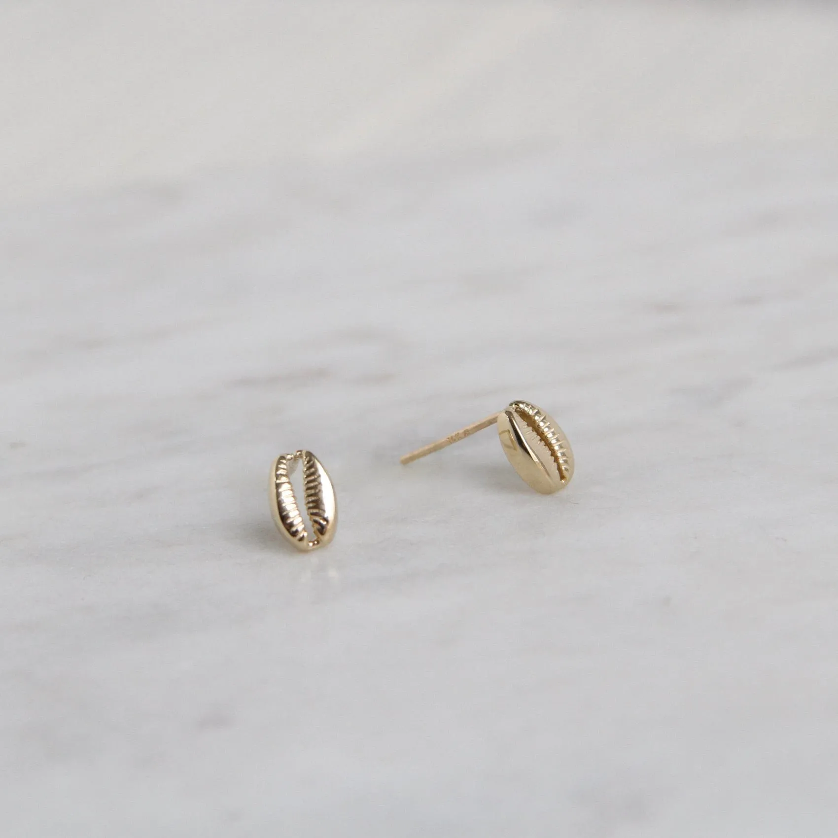 14k Gold Seashell Post